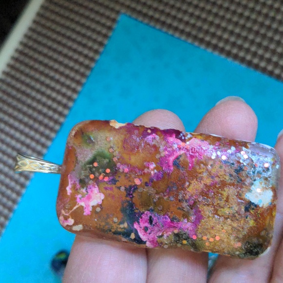 A413 Twelve Glass Pendants - Picture 5 of 14